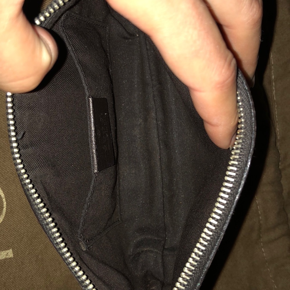SOLD!! ✔️ 💯 % authentic Gucci clutch - Picture 6 of 8